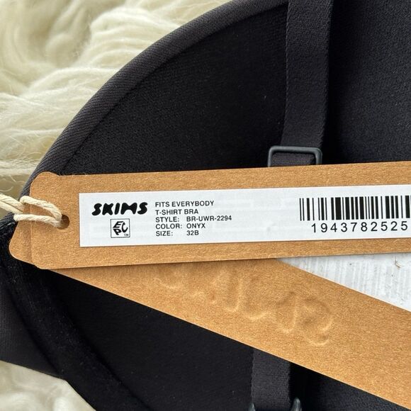 Skims Fits Everybody T-shirt Bra Onyx Size 32B - Picture 7 of 7